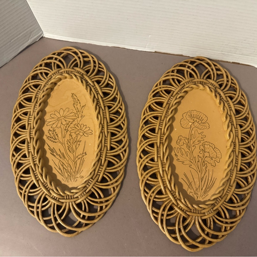 Vintage Woven Rattan Oval Wall Decor